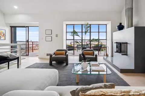 Living - 672 Corbett Ave #C, San Francisco, CA 94114 photo 7 of 7