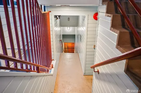 Entry Way - 672 Corbett Ave #C, San Francisco, CA 94114 photo 1 of 8