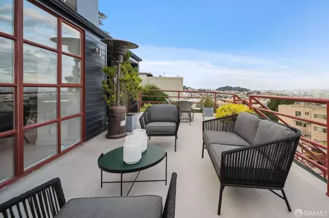 Exterior - 672 Corbett Ave #C, San Francisco, CA 94114 photo 13 of 16