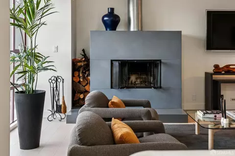 Living - 672 Corbett Ave #C, San Francisco, CA 94114 photo 3 of 7