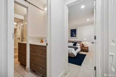 Entry Way - 672 Corbett Ave #C, San Francisco, CA 94114 photo 8 of 8