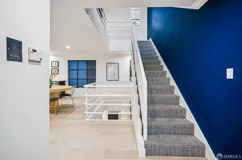 Entry Way - 672 Corbett Ave #C, San Francisco, CA 94114 photo 5 of 8
