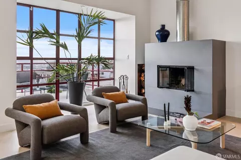 Living - 672 Corbett Ave #C, San Francisco, CA 94114 photo 4 of 7