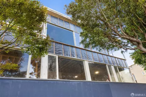 Exterior - 3666 Baker St, San Francisco, CA 94123 photo 2 of 4