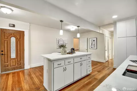Entry Way - 1215 34th Ave, San Francisco, CA 94122 photo 1 of 8