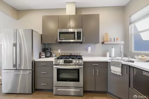 Kitchen - 1484 Newcomb Ave, San Francisco, CA 94124 photo 3 of 4