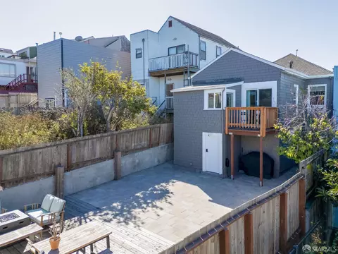 Exterior - 1484 Newcomb Ave, San Francisco, CA 94124 photo 6 of 17