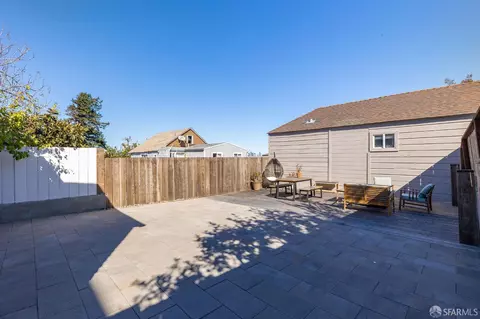 Exterior - 1484 Newcomb Ave, San Francisco, CA 94124 photo 10 of 17