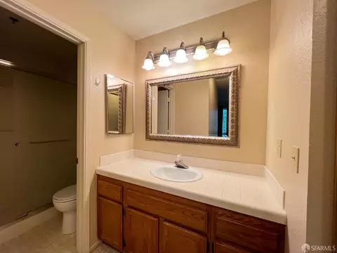Bath - 945 Fassler Ave, Pacifica, CA 94044 photo 5 of 5