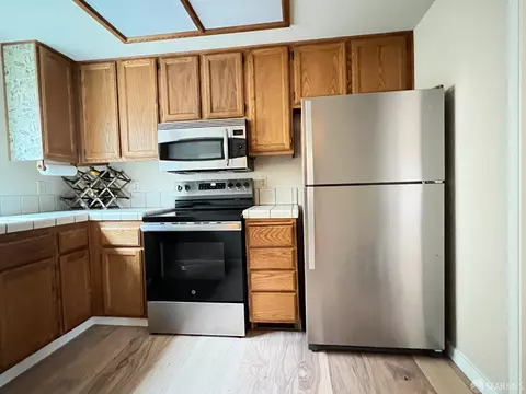 Kitchen - 945 Fassler Ave, Pacifica, CA 94044 photo 1 of 2