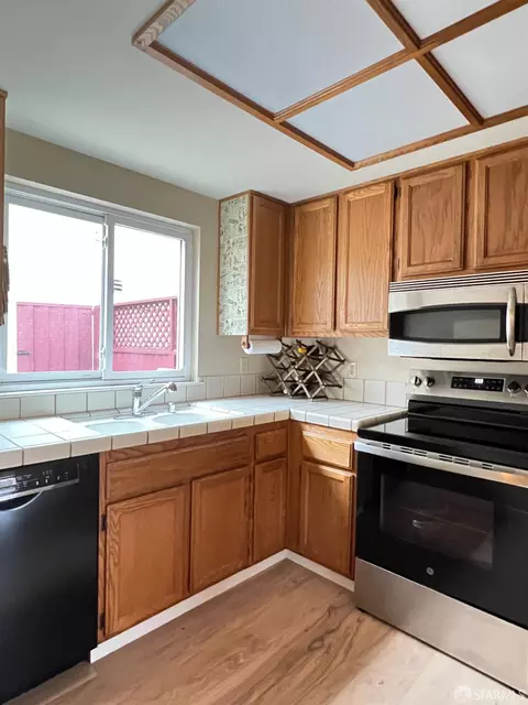 Kitchen - 945 Fassler Ave, Pacifica, CA 94044 photo 2 of 2