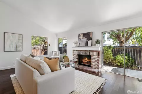 Living - 141 Edgewater Pl, Pittsburg, CA 94565 photo 2 of 4