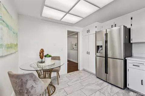Kitchen - 141 Edgewater Pl, Pittsburg, CA 94565 photo 7 of 7