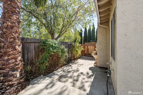 Exterior - 141 Edgewater Pl, Pittsburg, CA 94565 photo 4 of 4