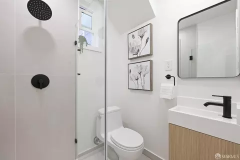Bath - 1674 47th Ave, San Francisco, CA 94122 photo 2 of 2