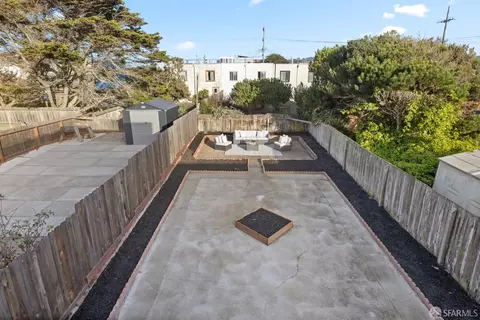 Exterior - 1674 47th Ave, San Francisco, CA 94122 photo 2 of 7