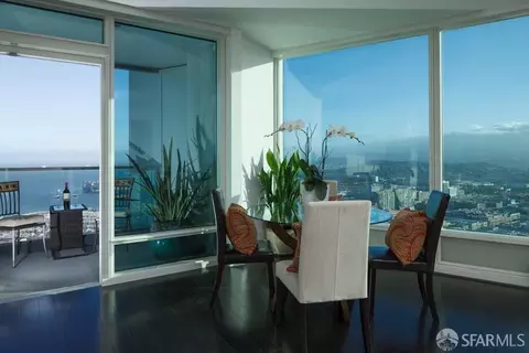 425 1st St #3703, San Francisco, CA 94105