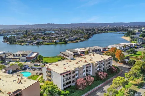 465 Fathom Dr #211, San Mateo, CA 94404