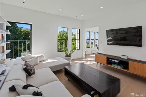 Living - 1812 20th St, San Francisco, CA 94107 photo 4 of 5