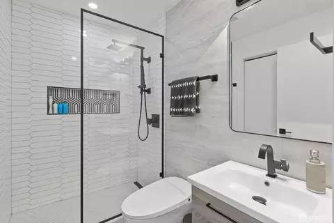 Bath - 1812 20th St, San Francisco, CA 94107 photo 2 of 2