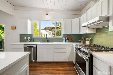 Kitchen - 550 9th Ave, San Francisco, CA 94118 photo 4 of 5