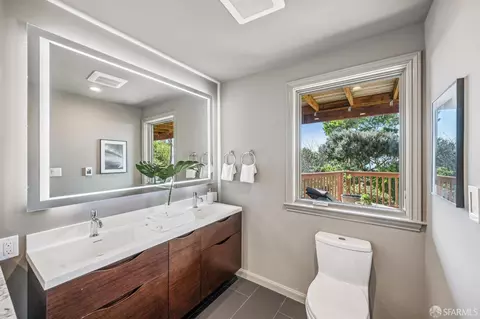 Bath - 47 Melrose Ave, San Francisco, CA 94131 photo 3 of 3