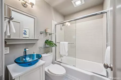 Bath - 47 Melrose Ave, San Francisco, CA 94131 photo 1 of 3