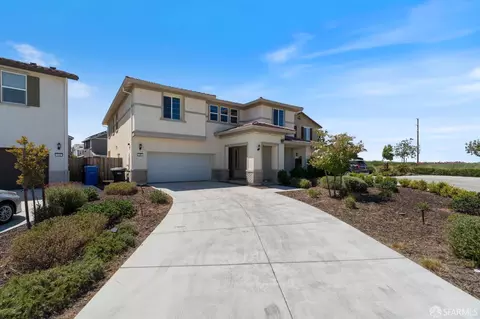 645 Marathon Dr, Oakley, CA 94561