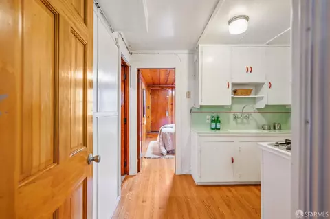 Entry Way - 1850 23rd Ave, San Francisco, CA 94122 photo 7 of 7