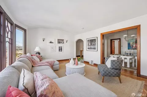 Living - 1850 23rd Ave, San Francisco, CA 94122 photo 4 of 6