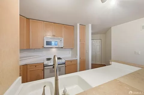 Kitchen - 1483 Sutter St #405, San Francisco, CA 94109 photo 2 of 6
