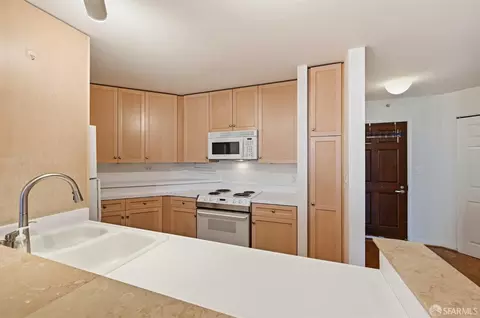 Kitchen - 1483 Sutter St #405, San Francisco, CA 94109 photo 1 of 6