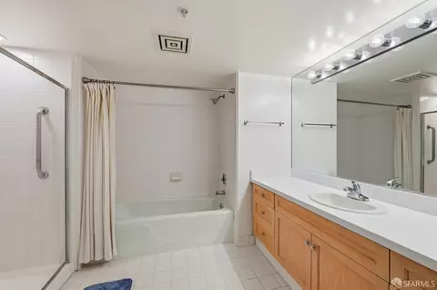 Bath - 1483 Sutter St #405, San Francisco, CA 94109 photo 3 of 4