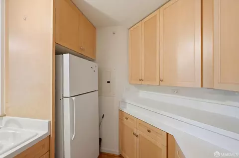 Kitchen - 1483 Sutter St #405, San Francisco, CA 94109 photo 5 of 6