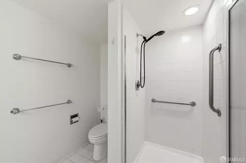 Bath - 1483 Sutter St #405, San Francisco, CA 94109 photo 4 of 4
