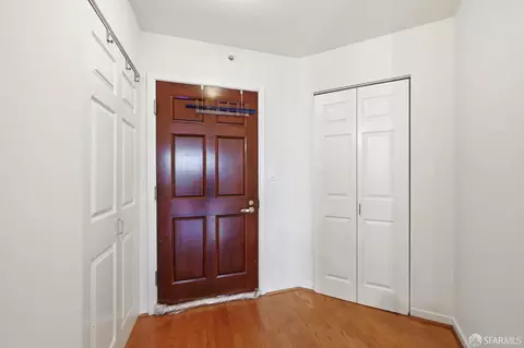 Entry Way - 1483 Sutter St #405, San Francisco, CA 94109 photo 3 of 3