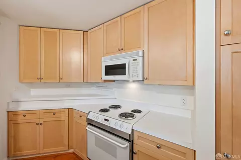 Kitchen - 1483 Sutter St #405, San Francisco, CA 94109 photo 4 of 6