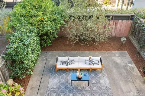 Exterior - 2522 Chestnut St, San Francisco, CA 94123 photo 2 of 3