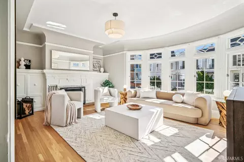 Living - 2522 Chestnut St, San Francisco, CA 94123 photo 2 of 4