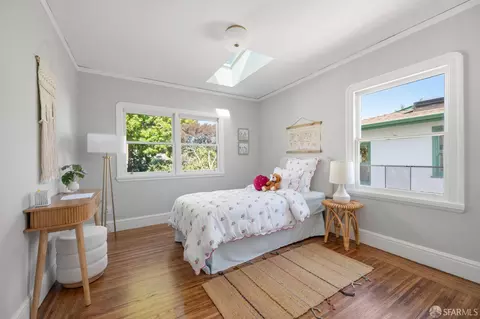 Bedroom - 1611 Blake St, Berkeley, CA 94703 photo 4 of 6