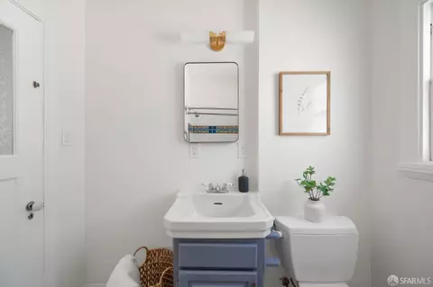 Bath - 1611 Blake St, Berkeley, CA 94703 photo 2 of 3