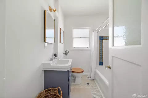 Bath - 1611 Blake St, Berkeley, CA 94703 photo 1 of 3