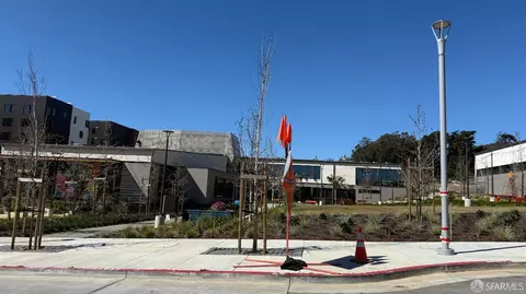 451 Sawyer St, San Francisco, CA 94134 photo 39