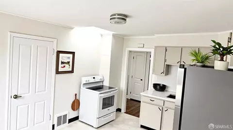 451 Sawyer St, San Francisco, CA 94134 photo 8