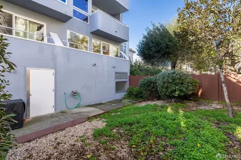 Exterior - 3044 Franklin St #102, San Francisco, CA 94123 photo 2 of 9