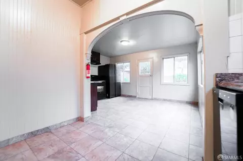 Entry Way - 153 Madrid St, San Francisco, CA 94112 photo 2 of 3