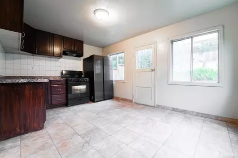 Kitchen - 153 Madrid St, San Francisco, CA 94112 photo 3 of 3