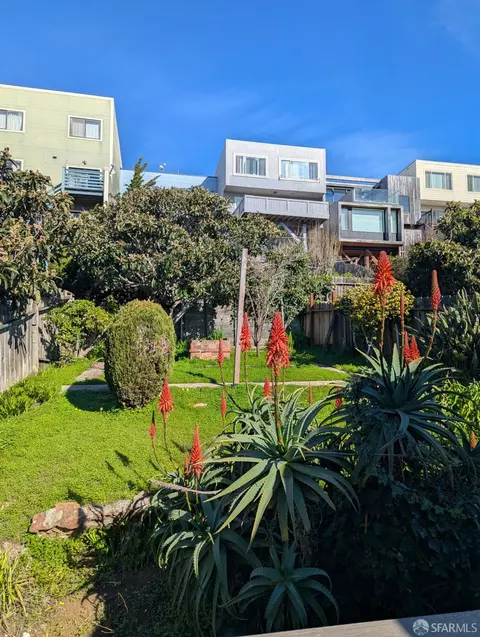 Exterior - 66 Arleta Ave, San Francisco, CA 94134 photo 12 of 14
