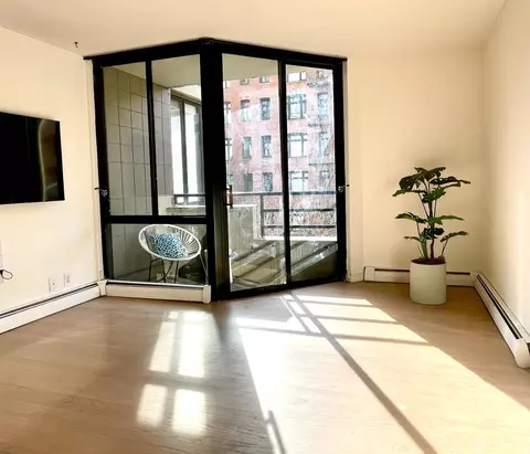 900 Bush St #309, San Francisco, CA 94109
