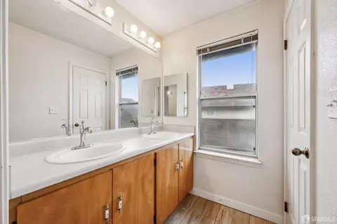 Bath - 51 Kiska Rd, San Francisco, CA 94124 photo 1 of 4